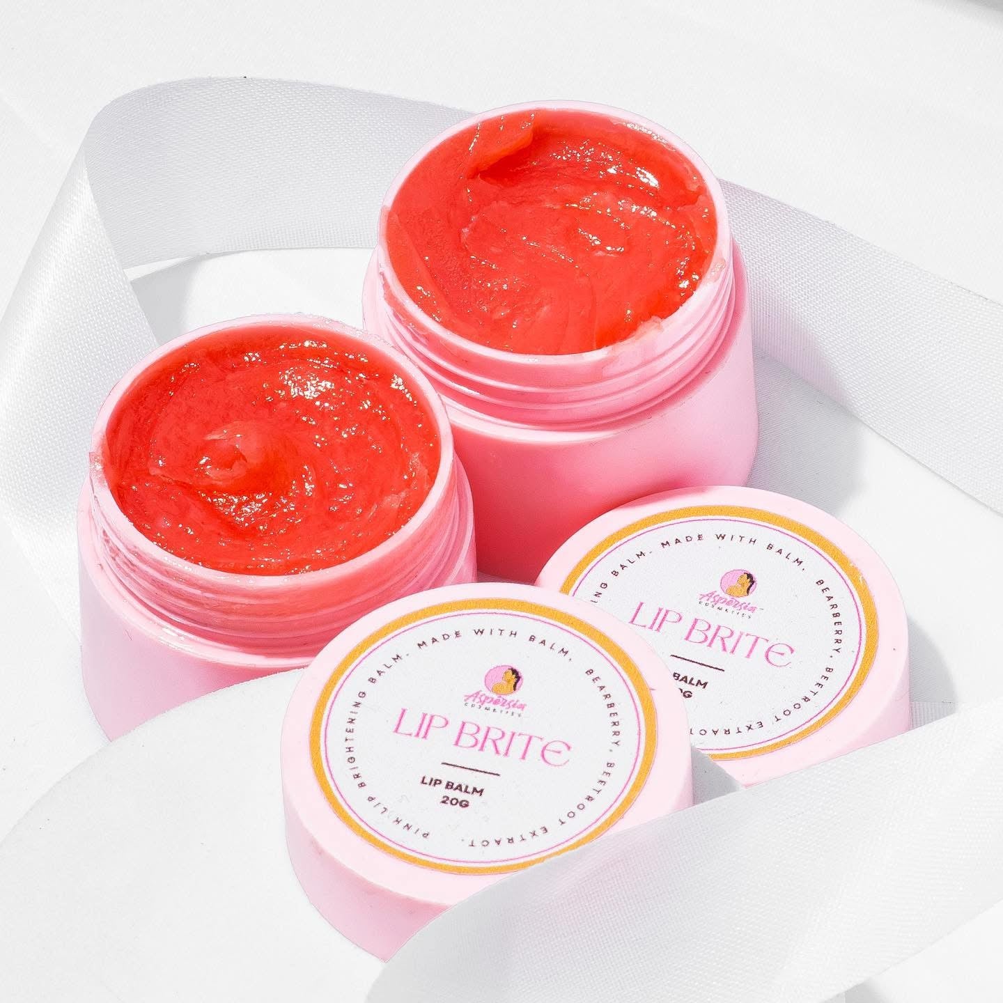 LIP BRITE BRIGHTENING BALM